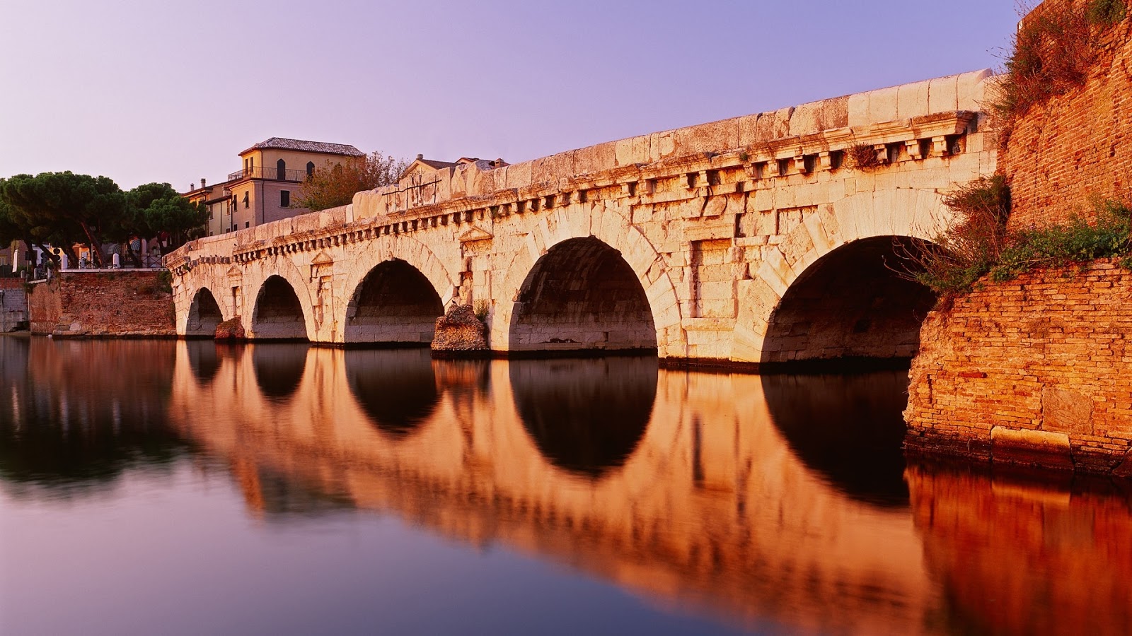 © Beautiful Places on Earth Ponte di Tiberio Rimini