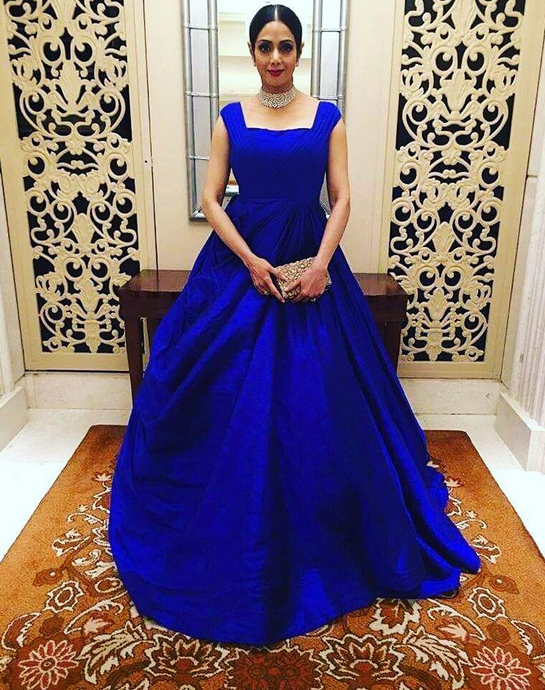 Manish Malhotra | Bridal Couture,2021 | Drive-In Fashion Show | Kiara  Advani & Kartik Aaryan - YouTube