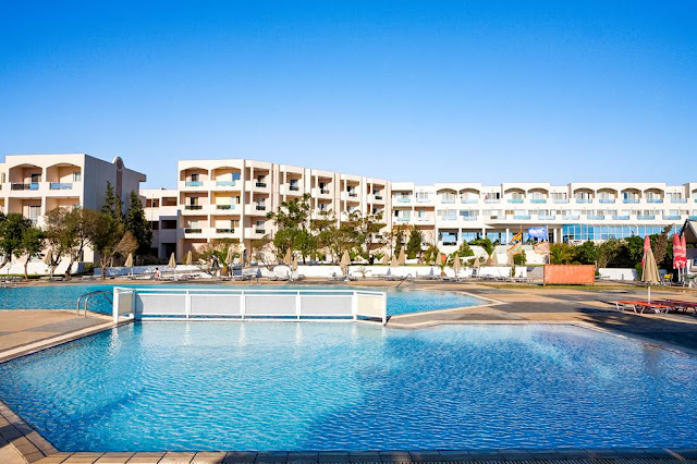 Sovereign Beach Hotel, a friendly, modern and well run all inclusive hotel near a beautiful sandy beach, on Kos Island, suitable for both families and couples.