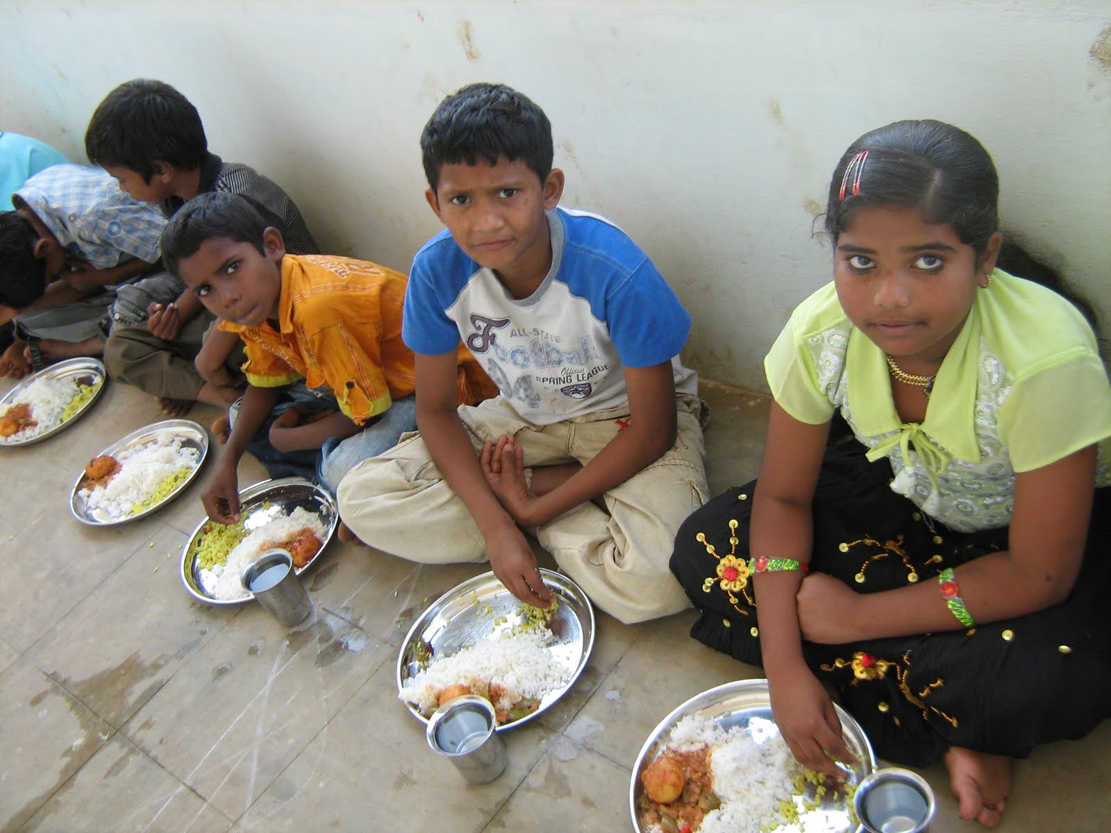 E B C - INDIA: FEEDING CHILDREN BY REV.CHANTIBABU MALLIPUDI