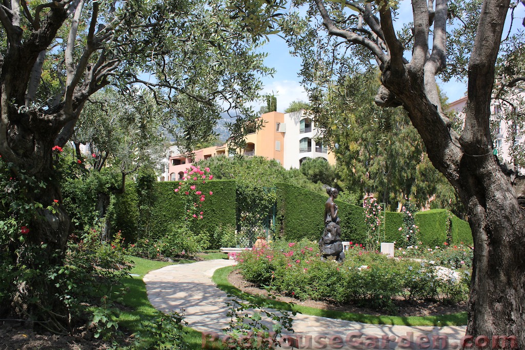 Red House Garden: Fugitive Gardener at the Princess Grace Rose Garden