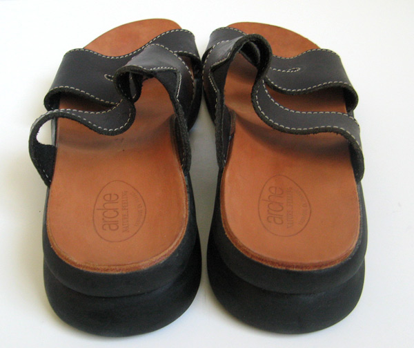 leather sandals size 11