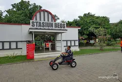 taman legenda keong emas tmii jakarta