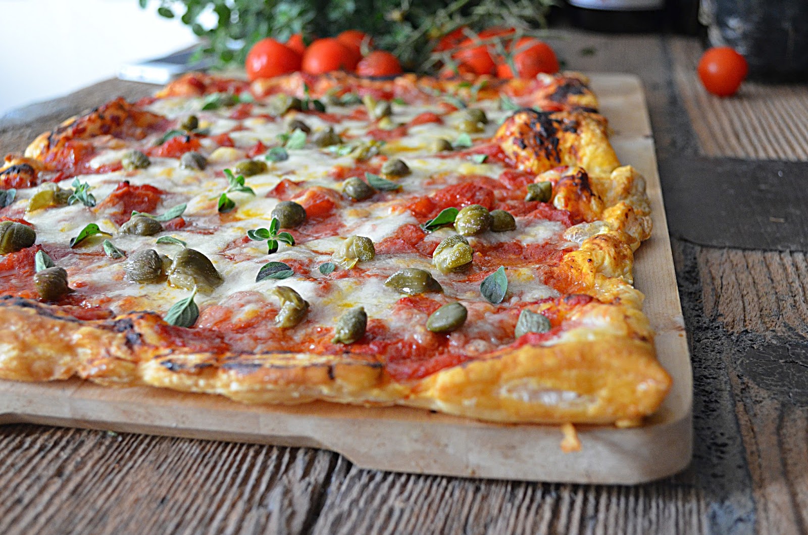 Pizza con pasta sfoglia