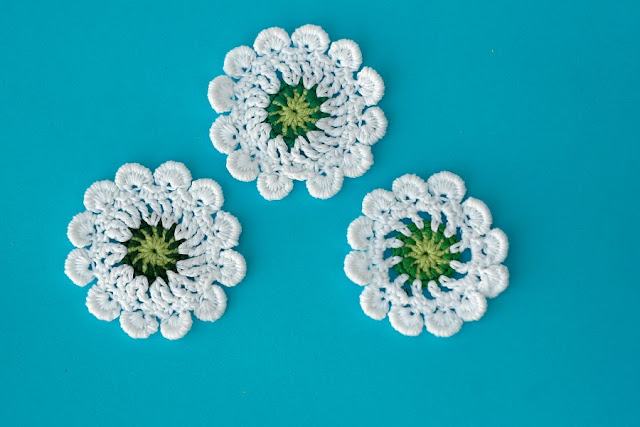 Hand crocheted dandelion flower applique by TomToy