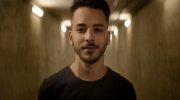 'Aquele que não saiu do armário', diz Junior Lima em comercial 'Aquele que não saiu do armário', diz Junior Lima em comercial