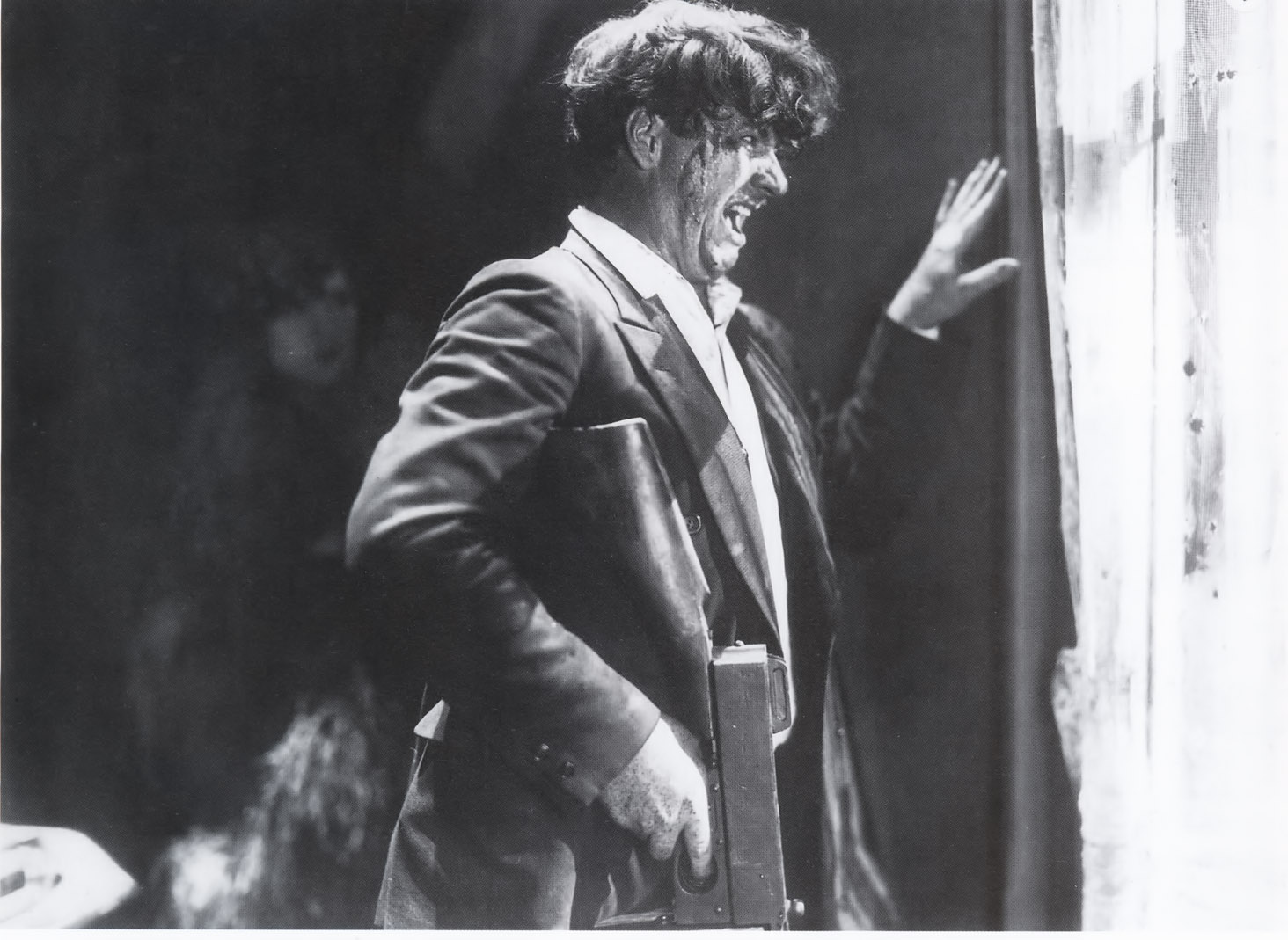 Подполье 1. Подполье august underground, 2001. Подполье 1. Подполье 1. Живи в подполье жифруйся.