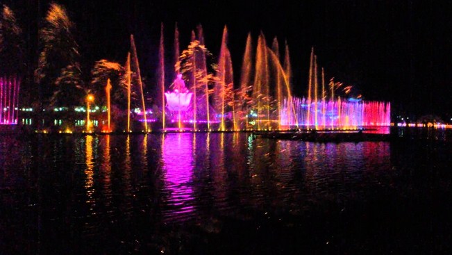 Pesona Keindahan Obyek Wisata Taman Air Mancur Sri Baduga Di Purwakarta Jawa Barat Ihategreenjello