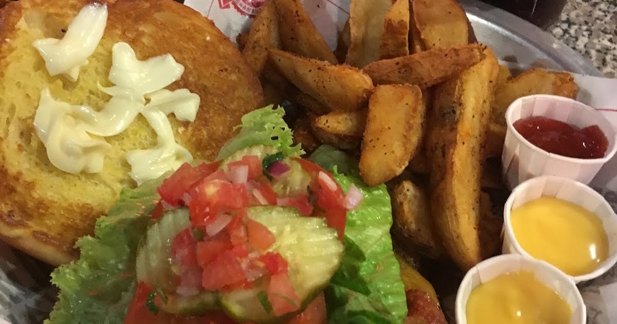 Lunch Dates With Dad at Fuddruckers