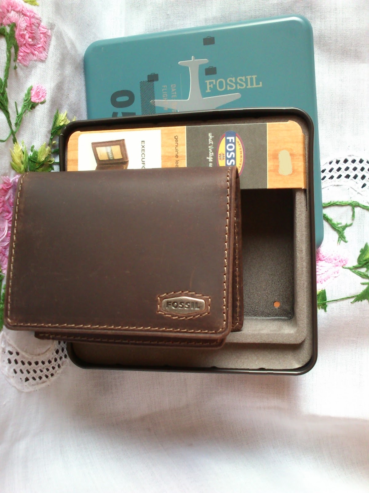 BRANDED ITEM FOR LESS: New Arrival of Fossil Mens Wallet