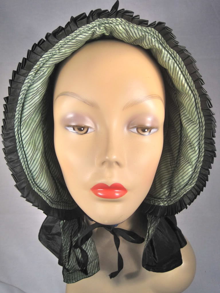 All The Pretty Dresses: 1840's Quilted Hood/Bonnet
