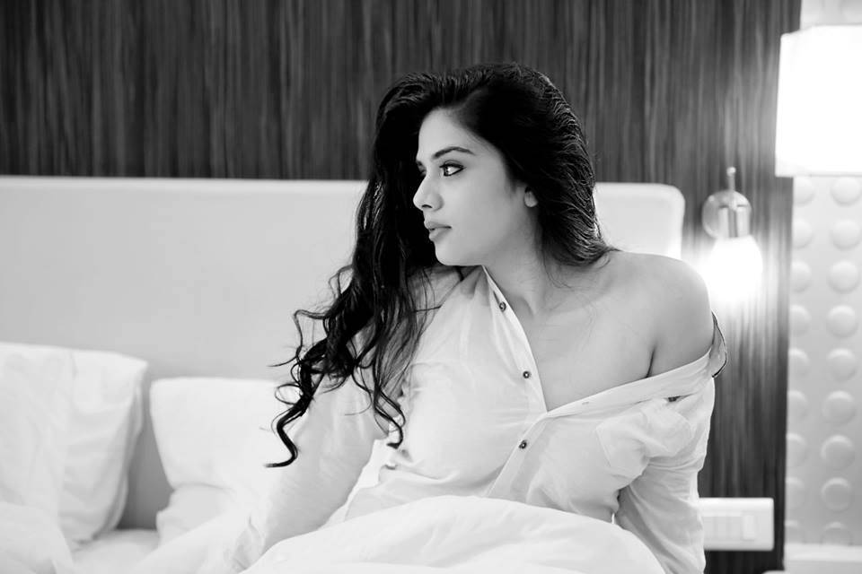 Telugu Anchor Srimukhi Hot Sizzling Photo shoot in White Shirt