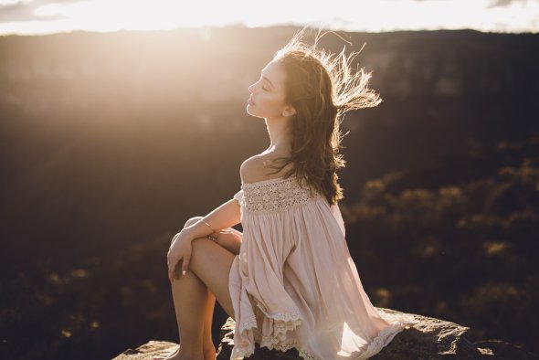 A bela modelo Kristina Srzich em ensaio fotográfico nas montanhas de Julia Trotti Julia Trotti arte fotografia fashion mulheres modelos beleza montanhas kristina srzich