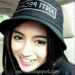 Foto Baru Nabilah Memakai Topi Foto Baru Nabilah Memakai Topi