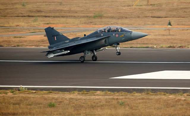 الهند تنتج أول مقاتلة بعد 33 عاما على قرار إطلاقها Tejas%2BLight%2BCombat%2BAircraft%2BTakes%2BFirst%2BFlight%2BAfter%2BJoining%2BAir%2BForce%2B7