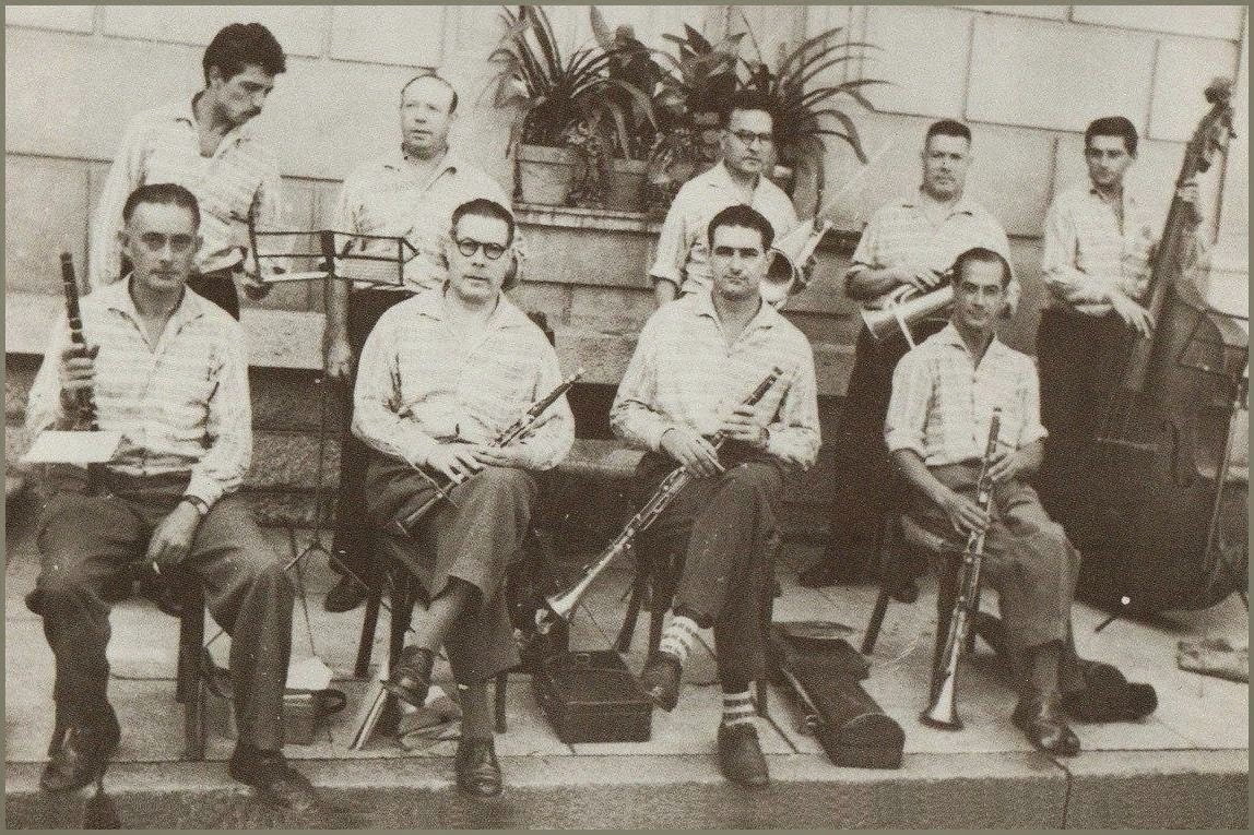http://fotosformacionsmusicalsdecatalunya.blogspot.com.es/2015/02/any-1958-cobla-orquestra-de-salses.html