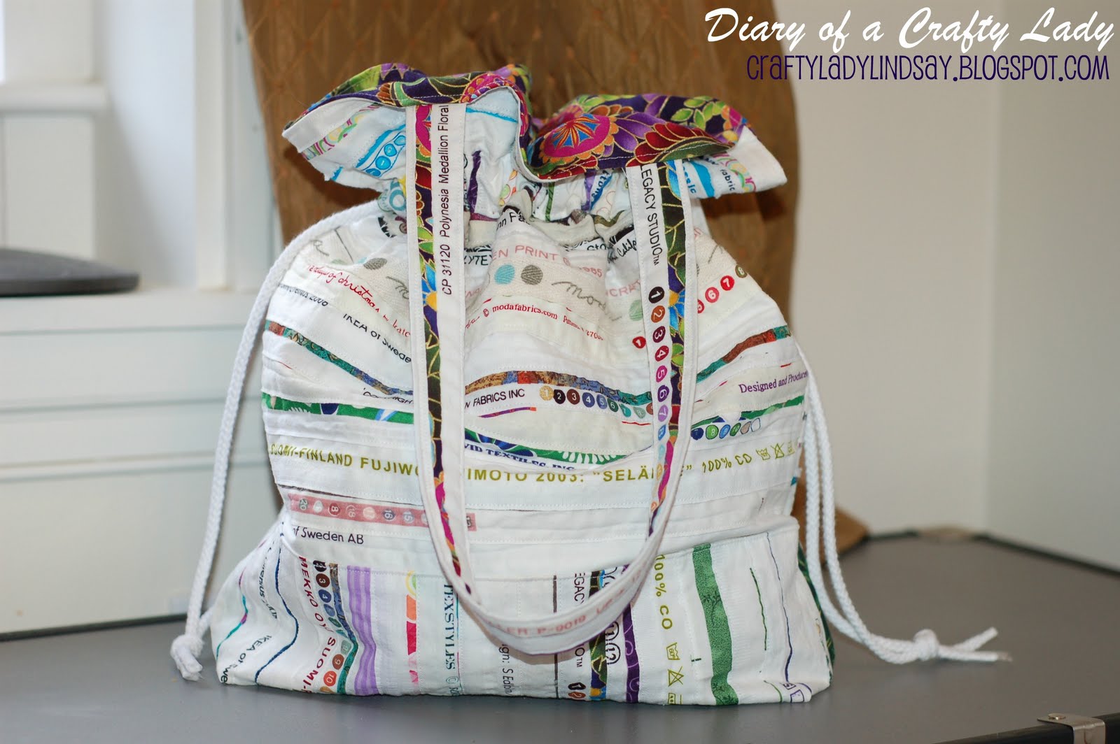 Diary of a Crafty Lady: Selvage Edge Fabric into Drawstring Tote Bag