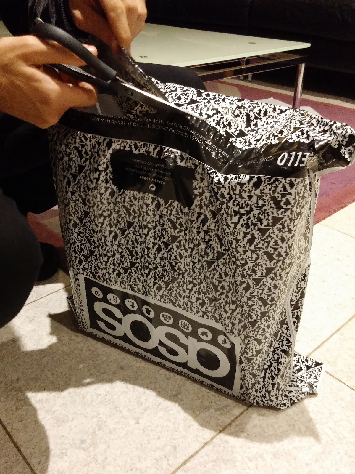 8ateam Review Y R U Clueless Boots Asos Stats Review Asos Pricing 8 10 Got This On Extra Off I Think It Ended Up Being 40 Something Packaging And Delivery