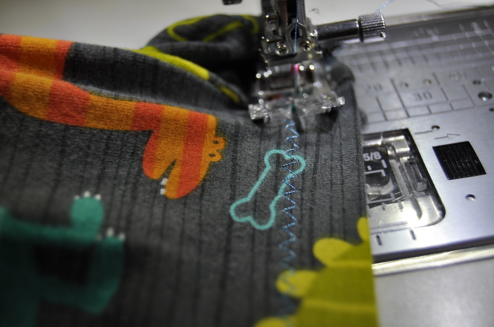 This Sew Crazy Life How to sew knits on a regular sewing machine. No