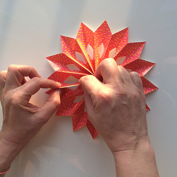 it's a heart heart season Gift Wrap Stars tutorial