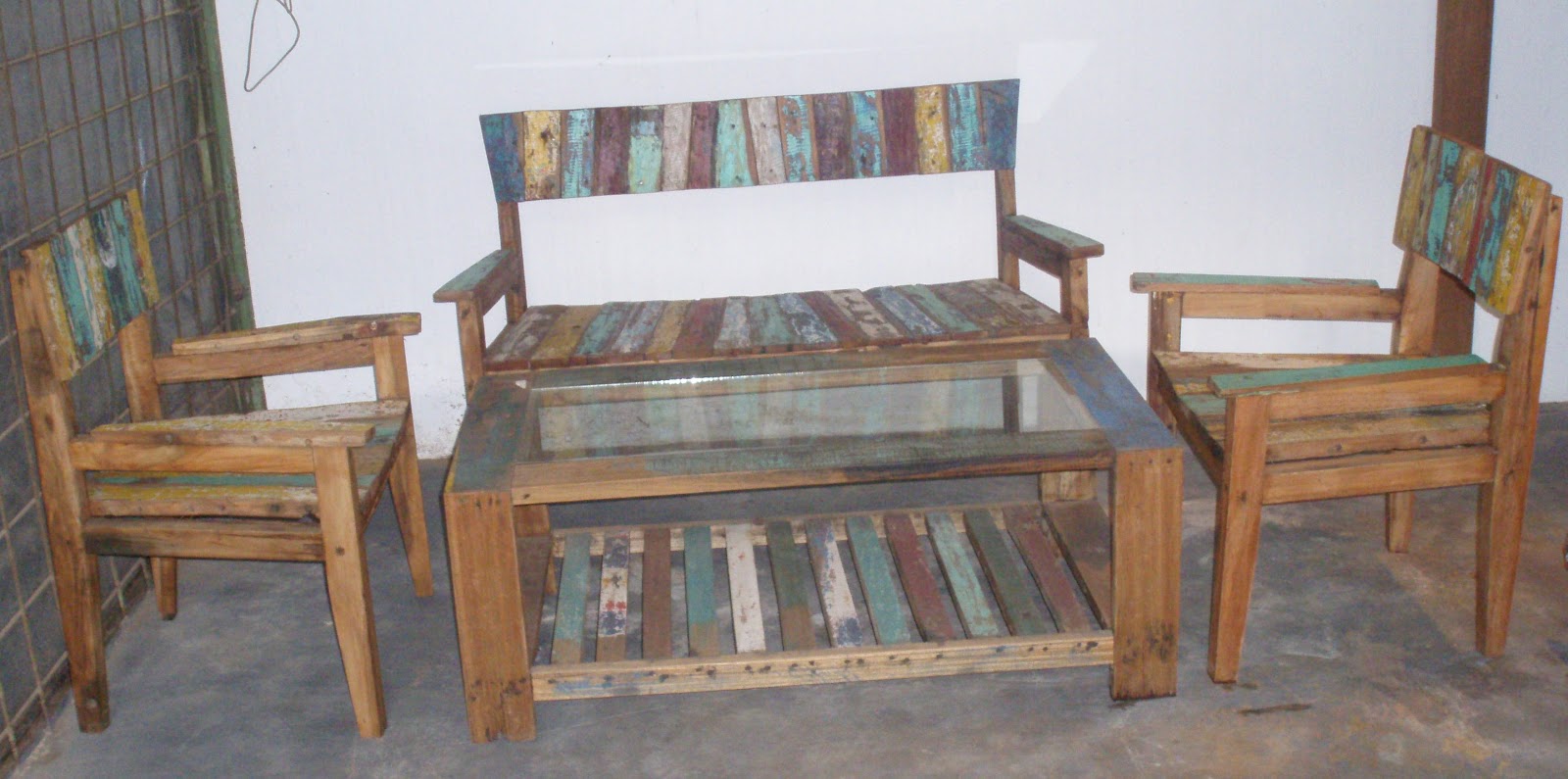 MR Chicken Recycle Furniture Recycle boat furniture