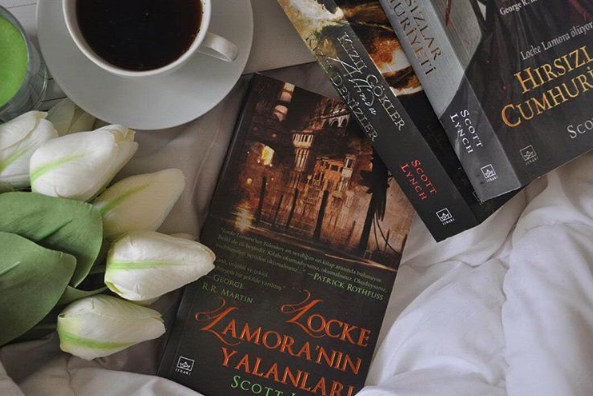 Siirsel Hisler Locke Lamora Nin Yalanlari Scott Lynch Kitap Yorumu