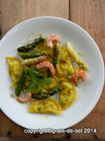 http://salzkorn.blogspot.fr/2014/06/spargel-ravioli-mit-verveine.html