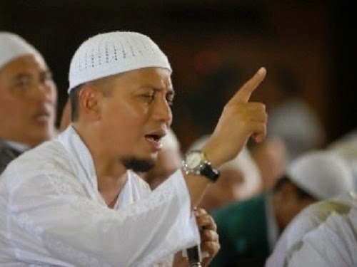 Ustadz Toha Dianugerahi Penghargaan Literasi oleh Gubernur Sumsel