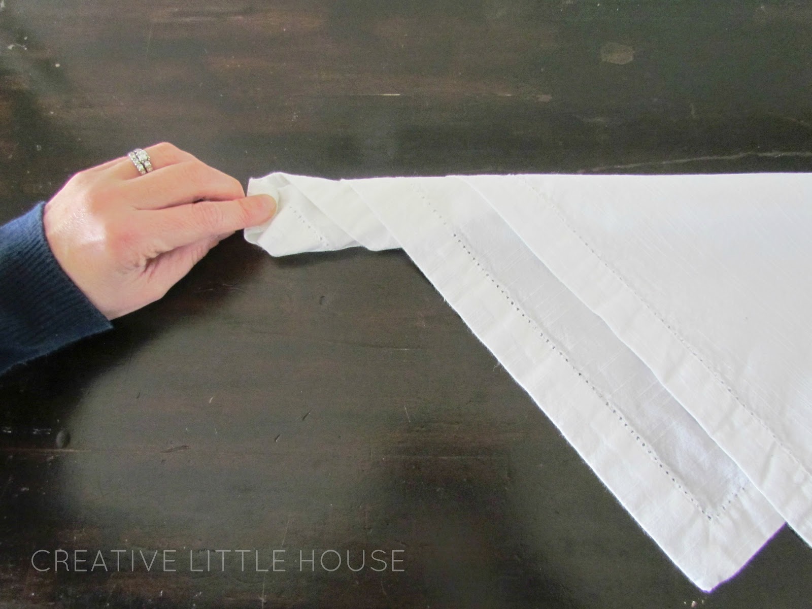 Creative Little House: How to Fold a Rose Napkin