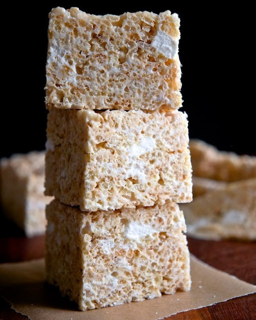 Salted Brown Butter Vanilla Bean Crispy Treats- Best picnic foods! Love everything on this list! yum!