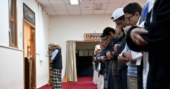 Syarat Menjadi Imam Sholat