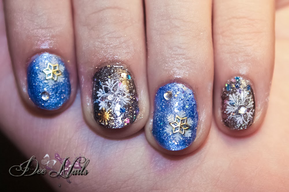 DeeNails: Snowflake nail art for short nails