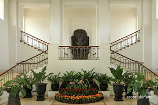 kantor gubernur jawa timur surabaya