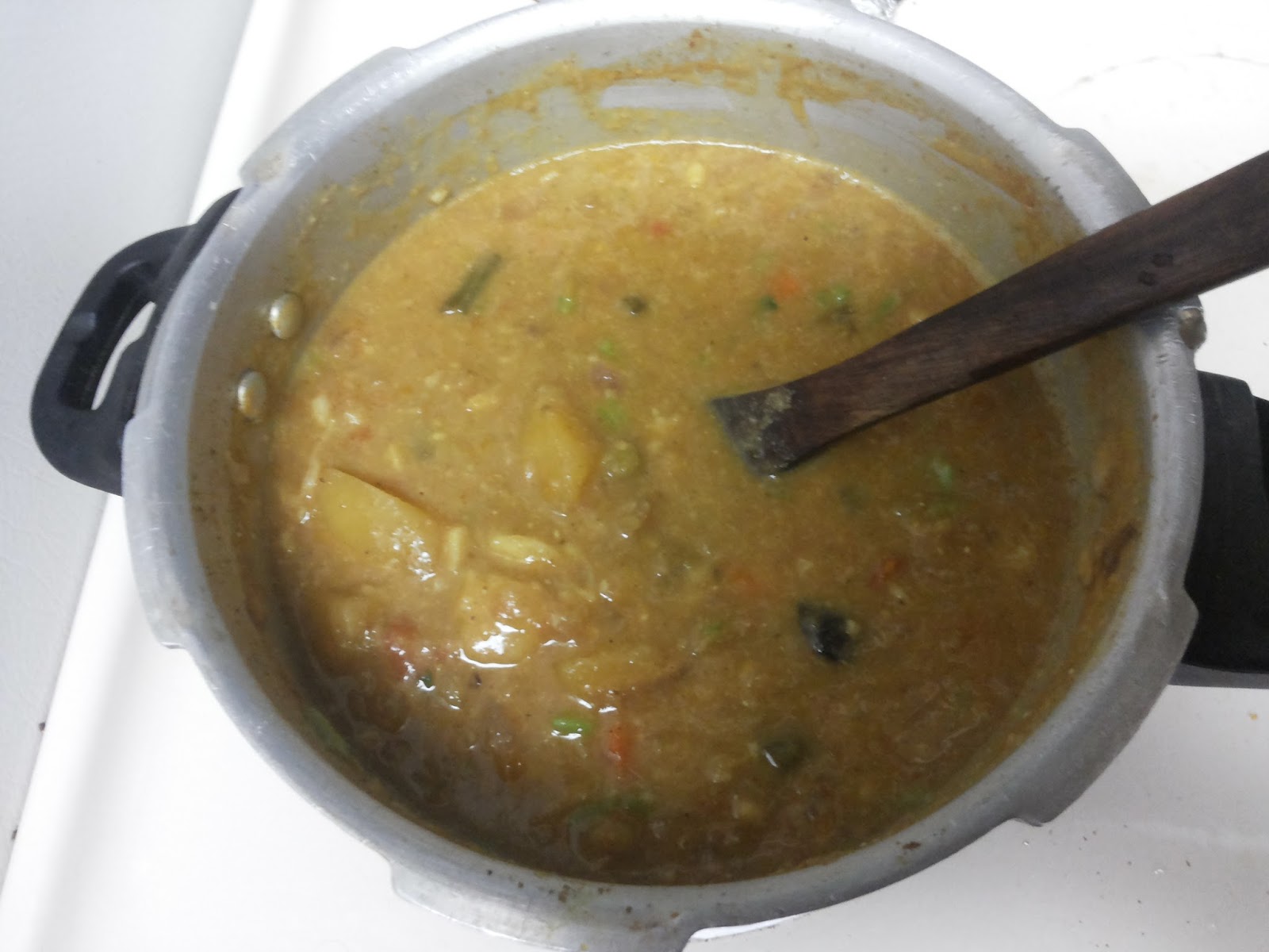 Vedai Cuisine SIMPLE VEG KURMA ( Pressure Cooker method)