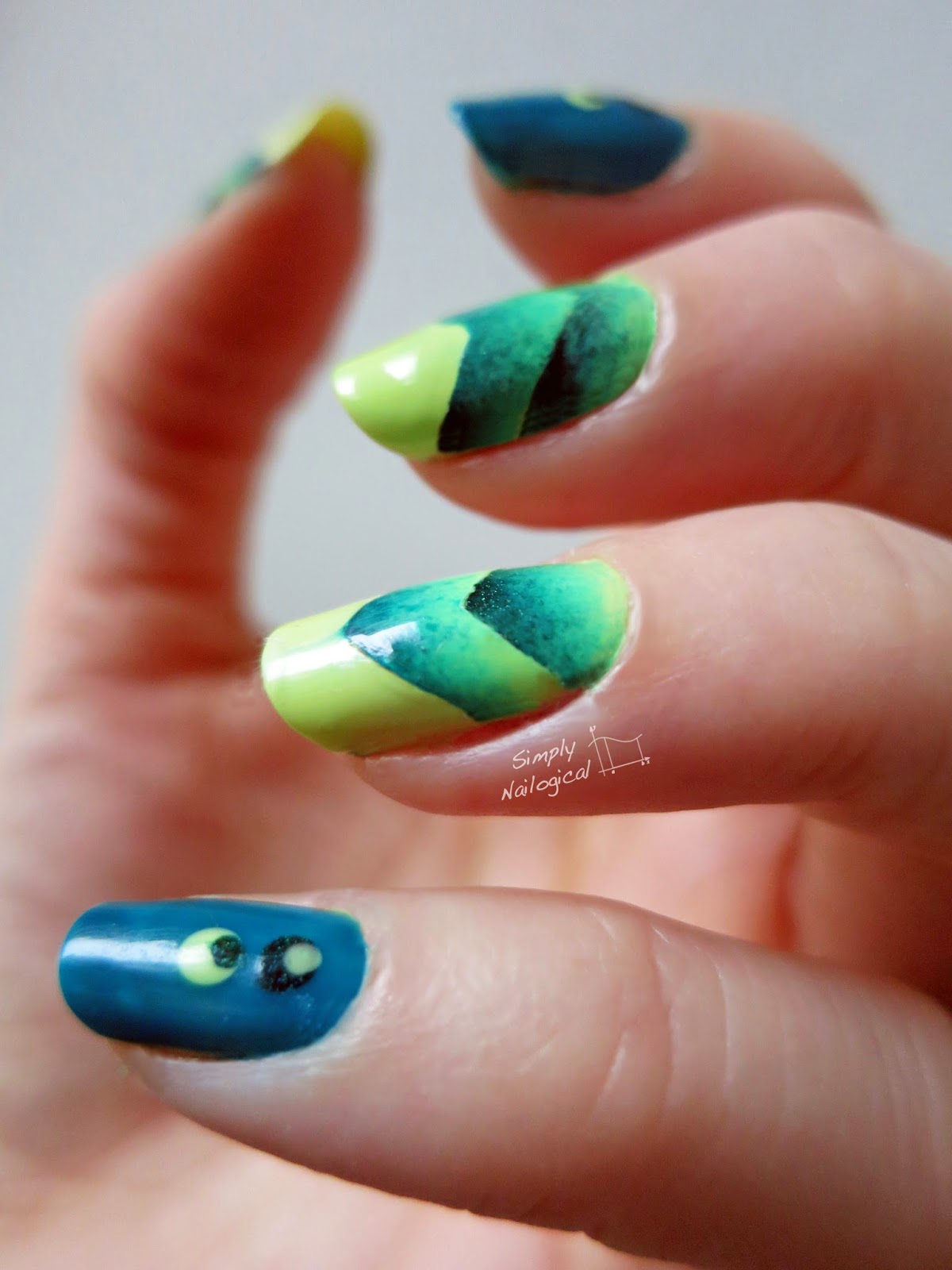 Simply Nailogical: Alligator green chevron scaled gradient