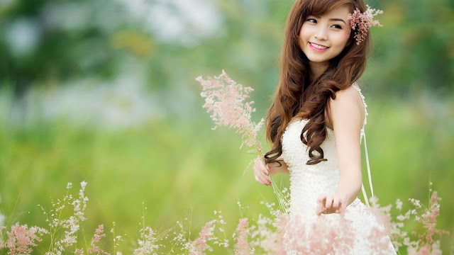 2118-Cute Girl With Flowers HD Wallpaperz