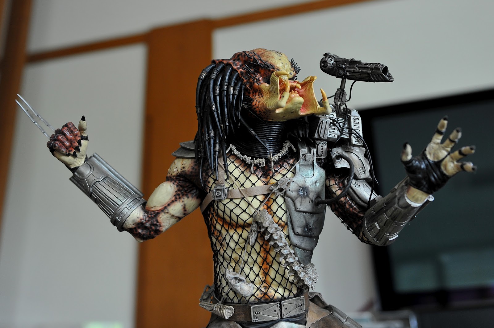 Watto's Junkyard: Predator Maquette 1:4 by Sideshow