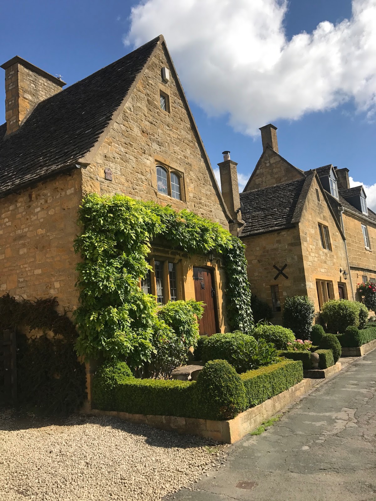 Travel Little Cotswold Cottage and Summer in The Cotswolds Roses