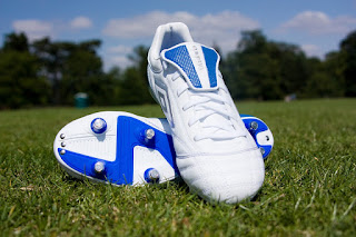 Jenis dan Model Sepatu Sepak bola Jenis dan Model Sepatu Sepak bola