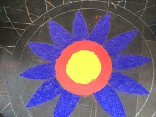 Draw a Rangoli (Diwali-Deepawali) Draw a Rangoli (Diwali-Deepawali)