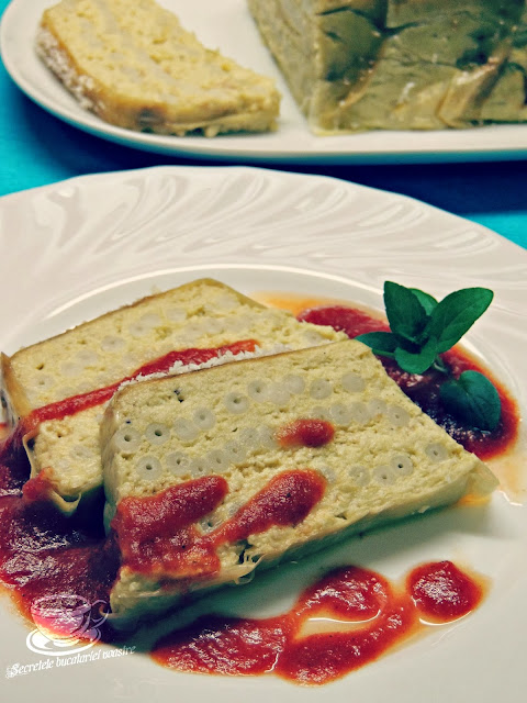 BUDINCA DE MACAROANE CU PRAZ SI SOS  DE ROSII