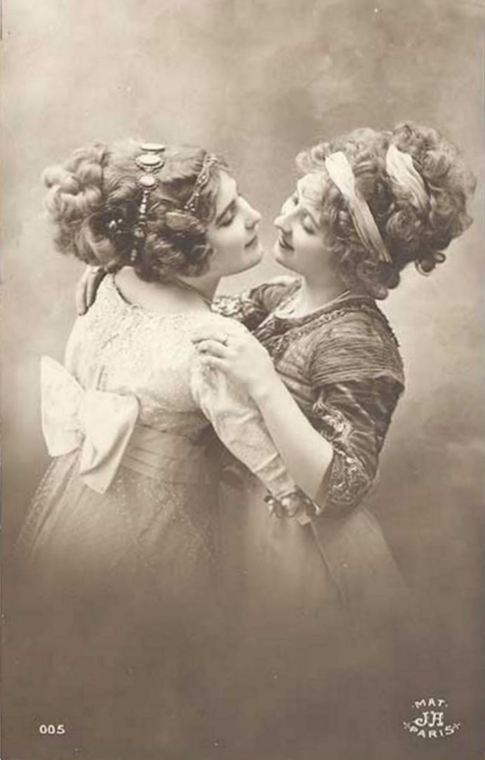 691px x 1084px - Secret Lesbians: 16 Romantic Photographs of Queer Women Couples From the  Victorian Era ~ Vintage Everyday