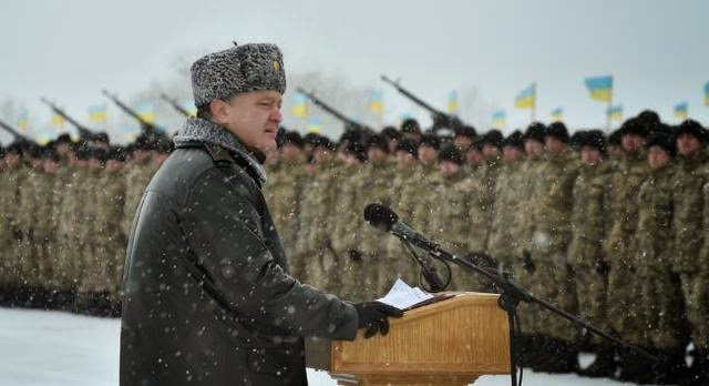 Президент Порошенко заявил о полной боеготовности армии