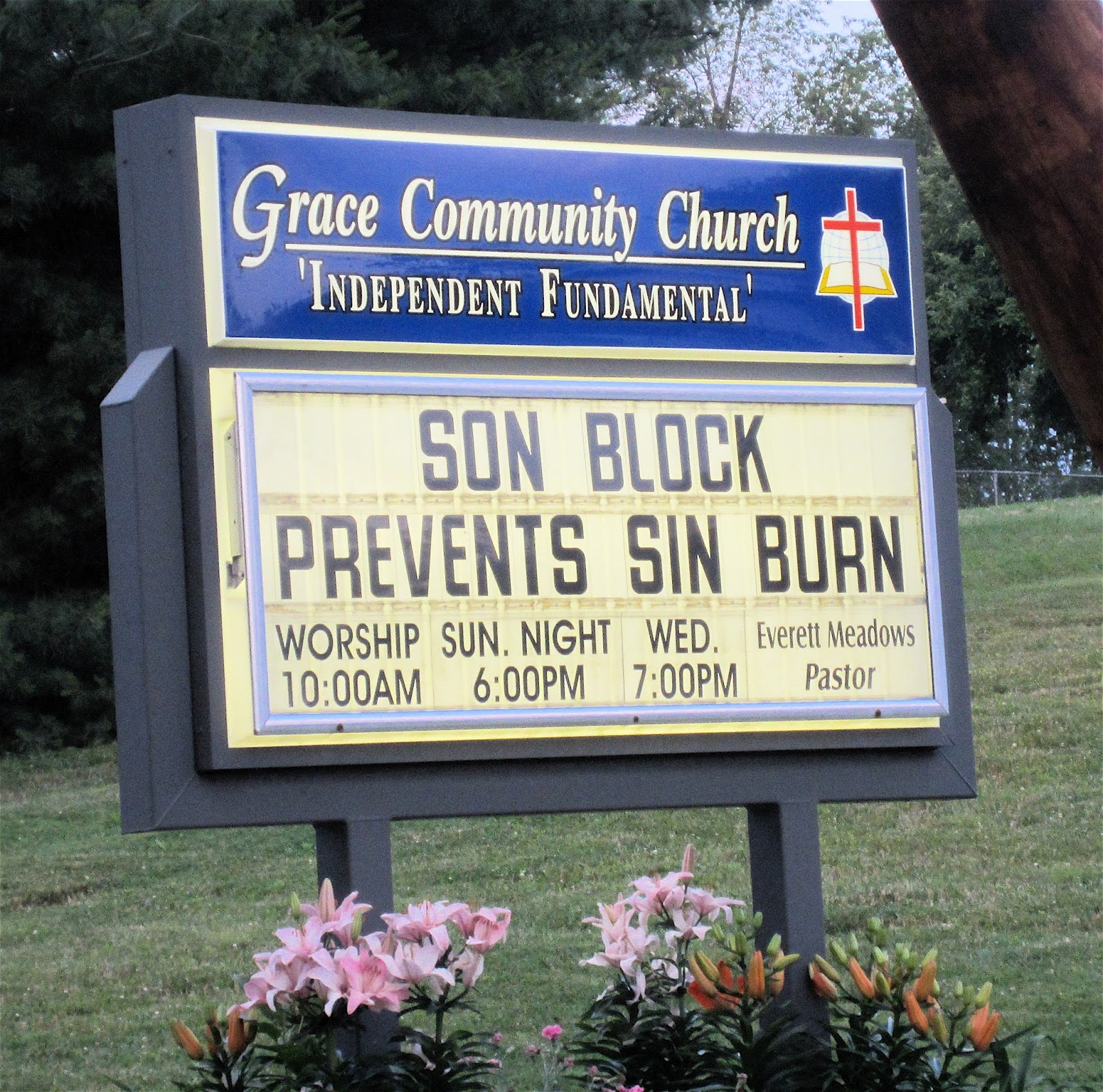 wacky tacky: Signs of the Times: Forbidden Fruit & Faith Lifts
