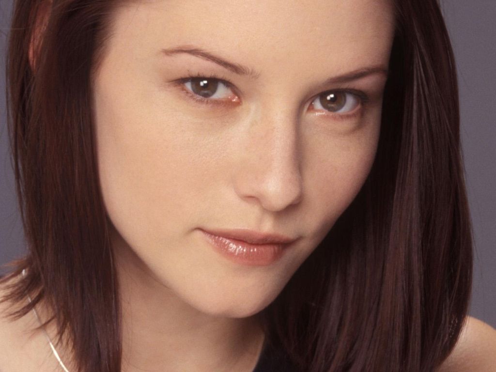 Seven Stars World: Chyler Leigh