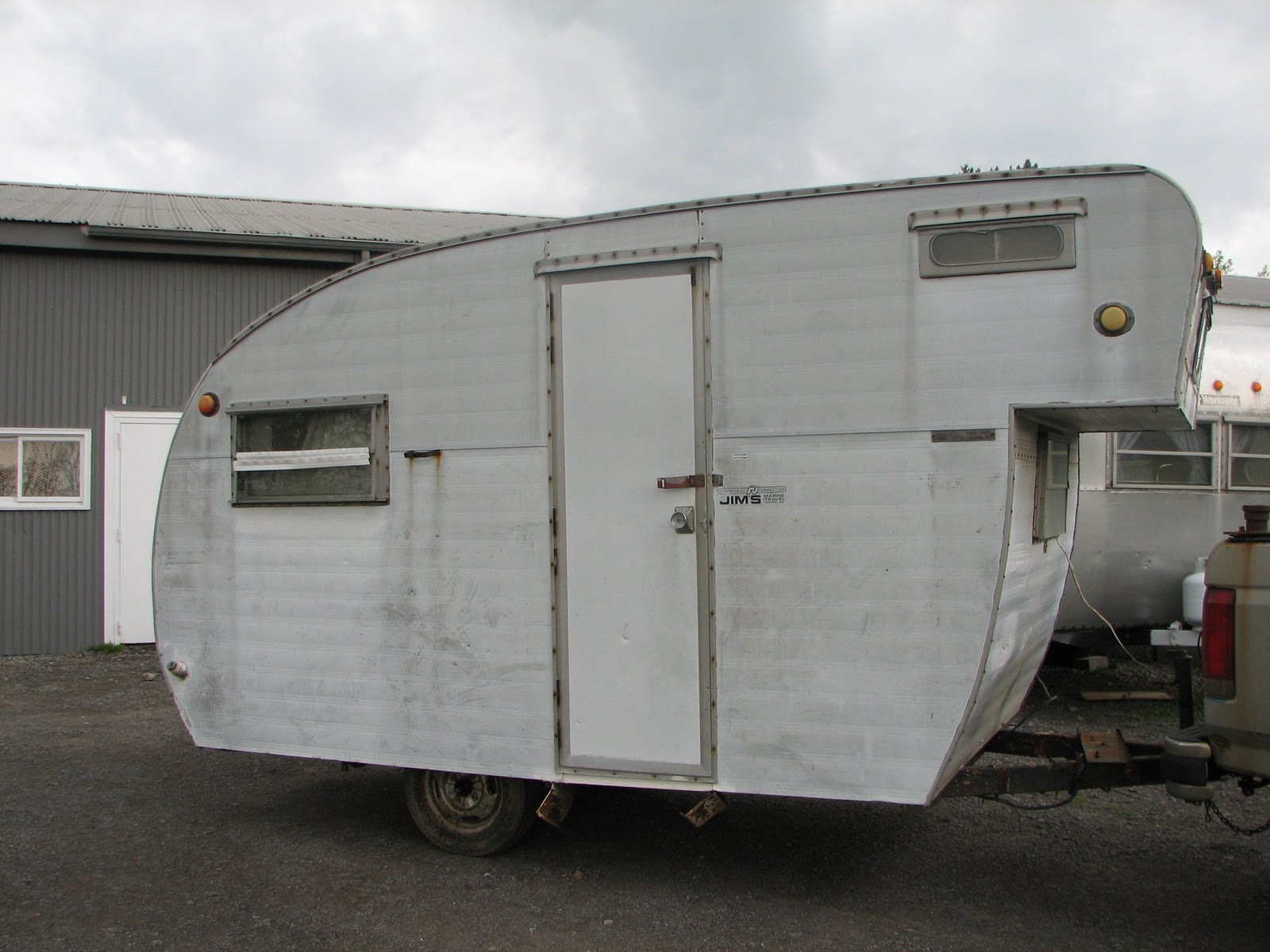 Vintage 1963 Fan Travel Trailer Restoration