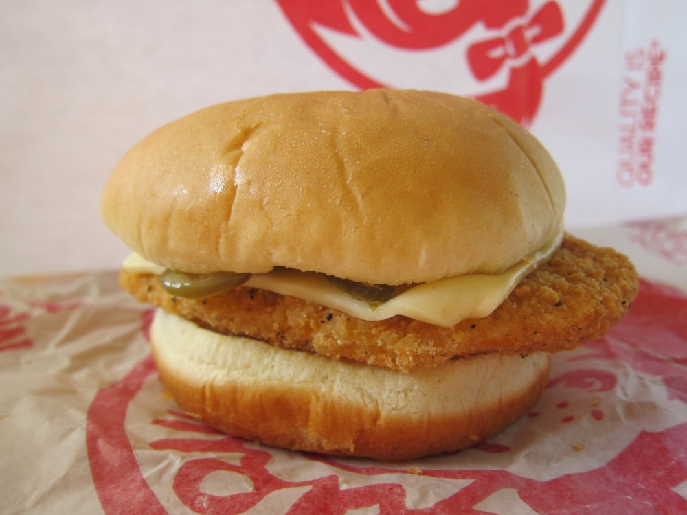 Review Wendy's Spicy Chipotle Cheeseburger and Chicken Sandwich