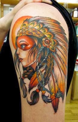 tatuagem feminina de india no ombro