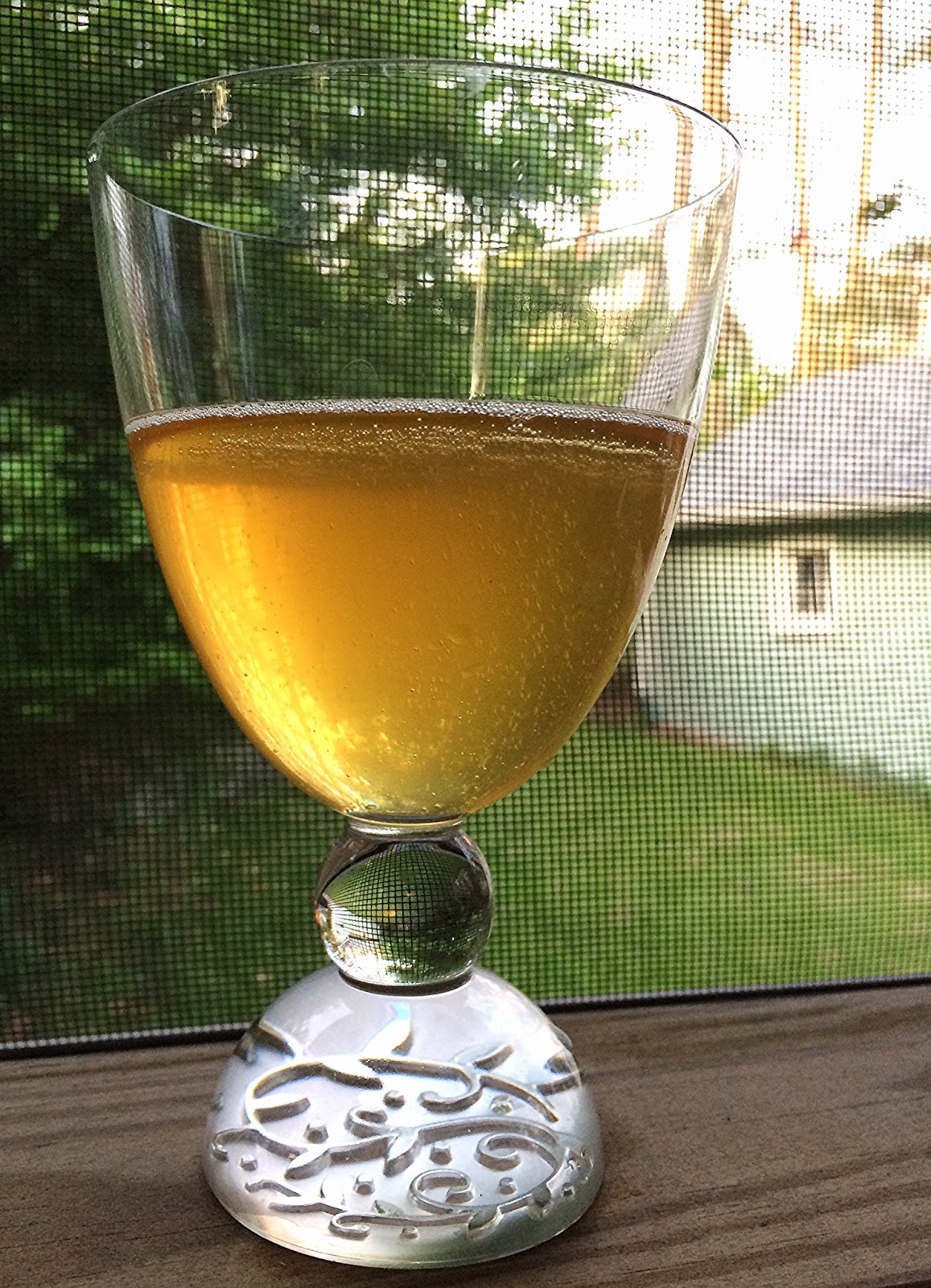 Along Came a Cider Cider Review E Z Orchards' WIlliamette Valley Cidre