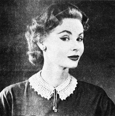 The Vintage Pattern Files: Free 1950's Crochet Pattern - Velvet & Pearl Collar The Vintage Pattern Files: Free 1950's Crochet Pattern - Velvet & Pearl Collar